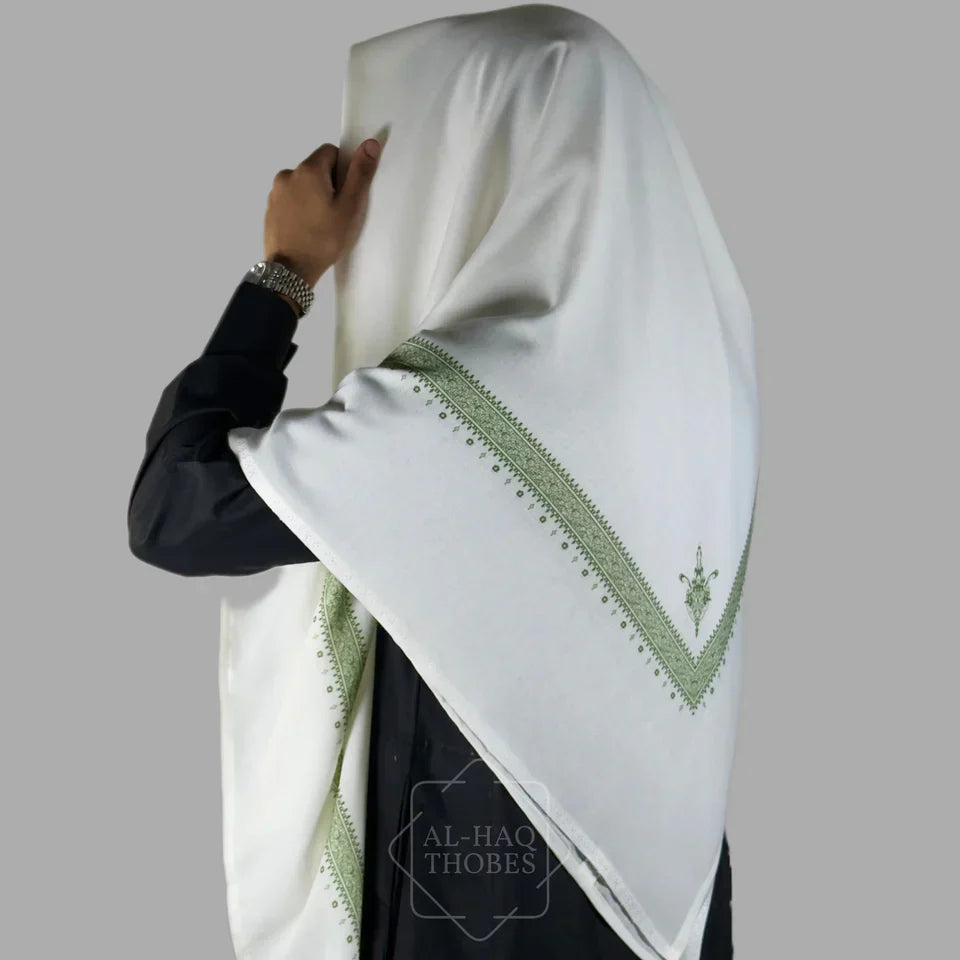 Top Thobe Accessories to Level up Your Look in 2025 – Al-Haq Thobes