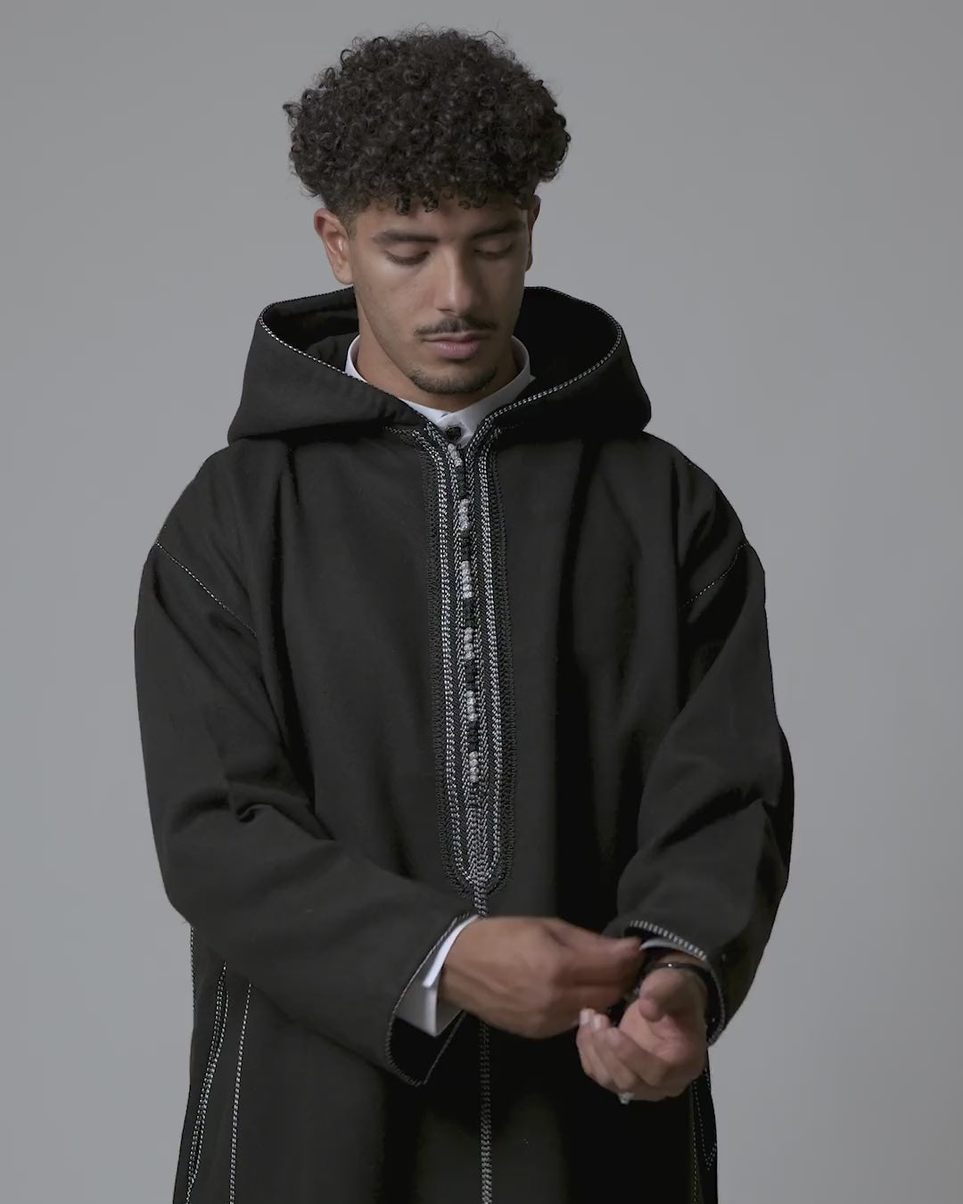 Luxury Coal Black hooded Moroccan djellaba – on-model video